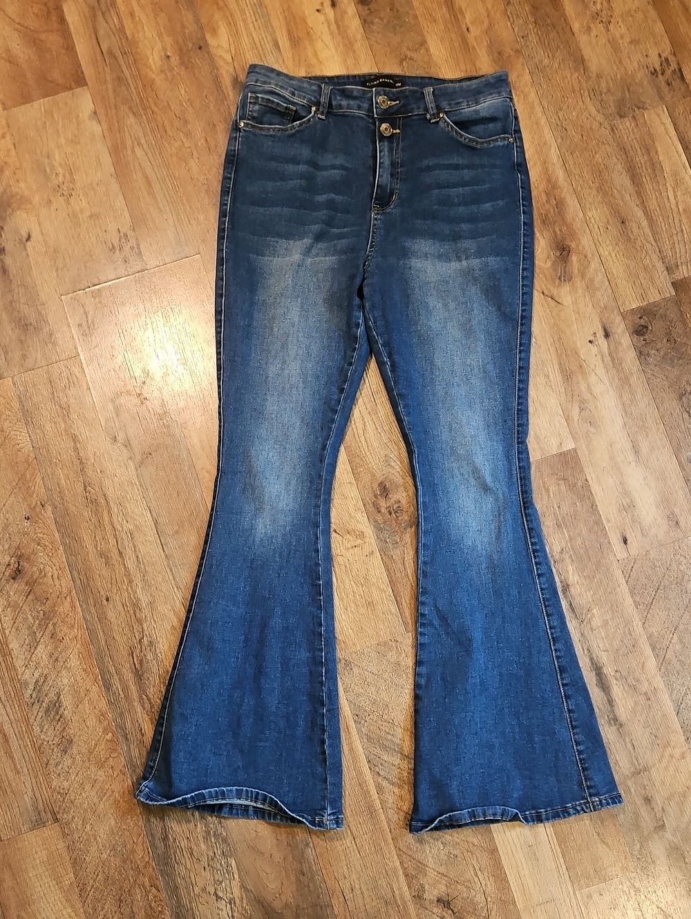 👖FLYING BANANA Women's Blue Flared Jeans
